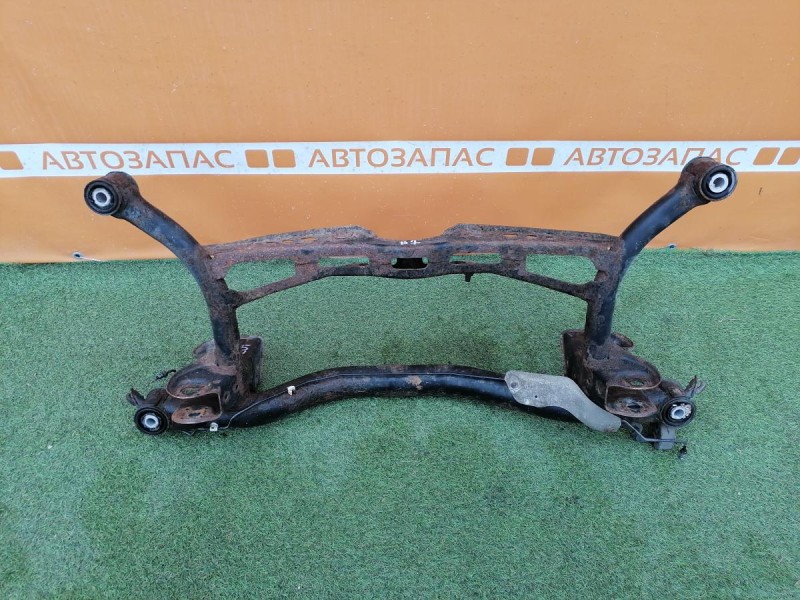 Passat B7 подрамник задний