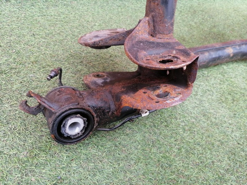 Passat B7 подрамник задний