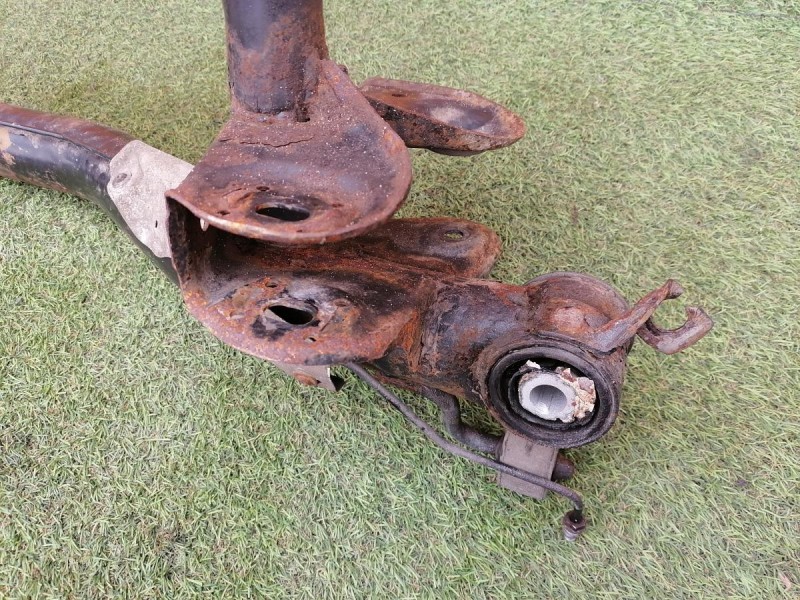 Passat B7 подрамник задний