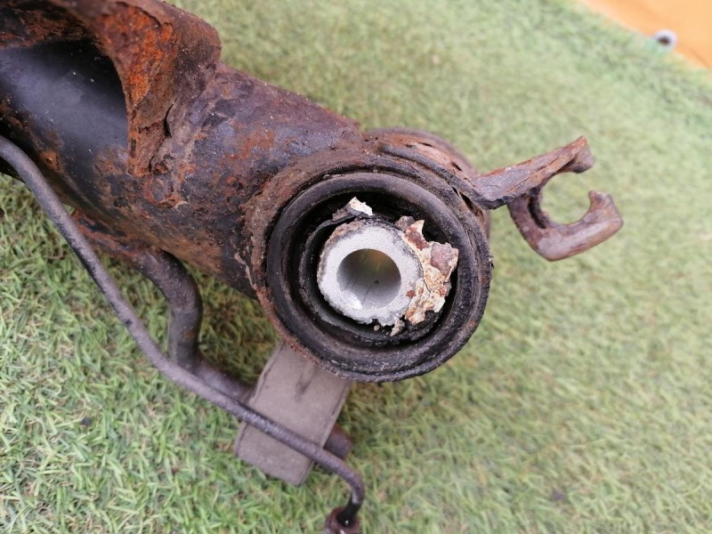 Passat B7 подрамник задний