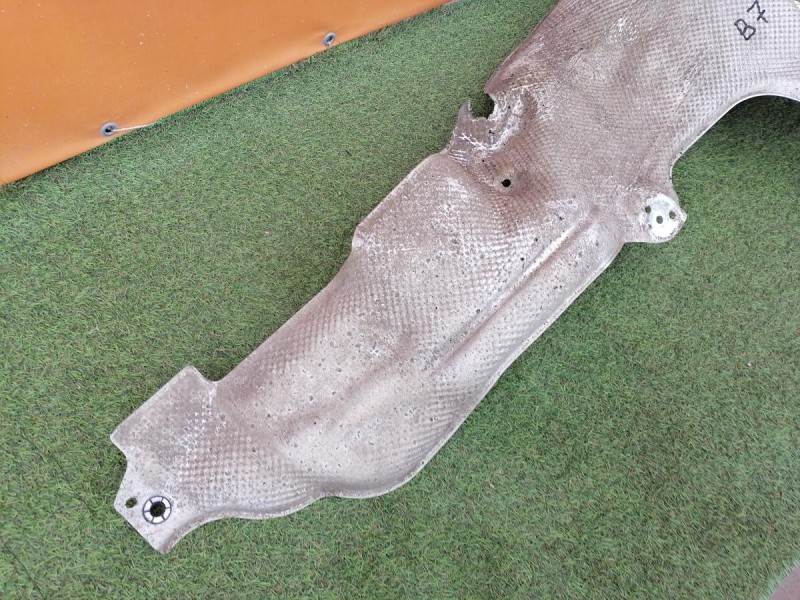 Passat B7 тепловой экран глушителя 3c0825721d деф