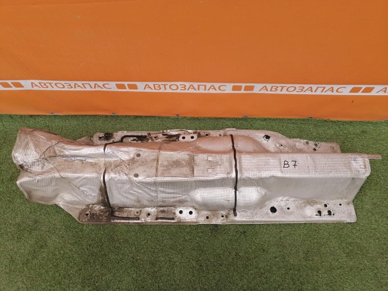 Passat B7 тепловой экран глушителя 3c0825671k деф