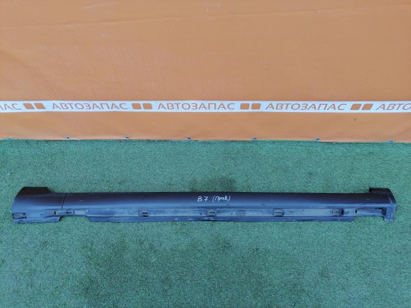 Passat B7 накладка на порог правая