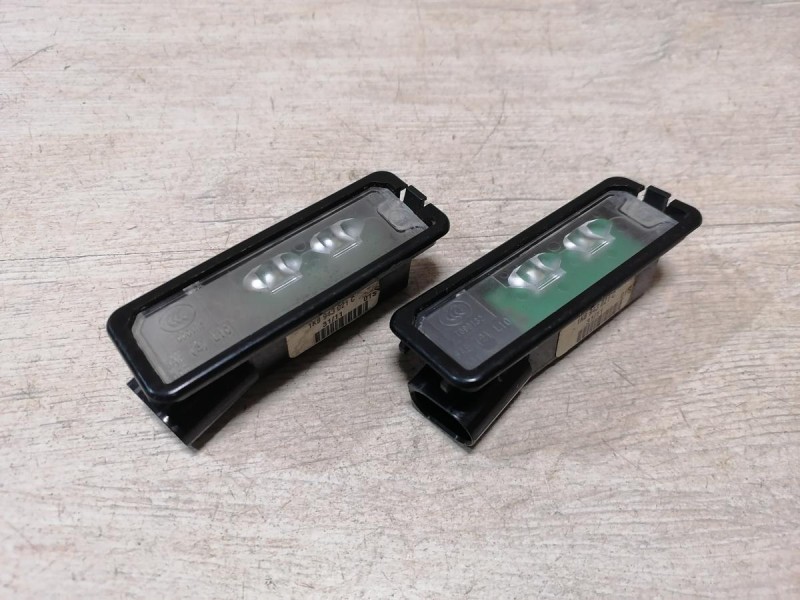 Passat B7 плафон подсветки заднего номера