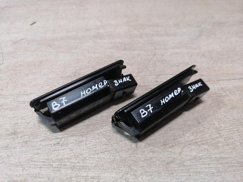 Passat B7 плафон подсветки заднего номера