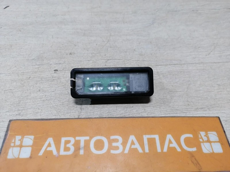Passat B7 плафон подсветки заднего номера