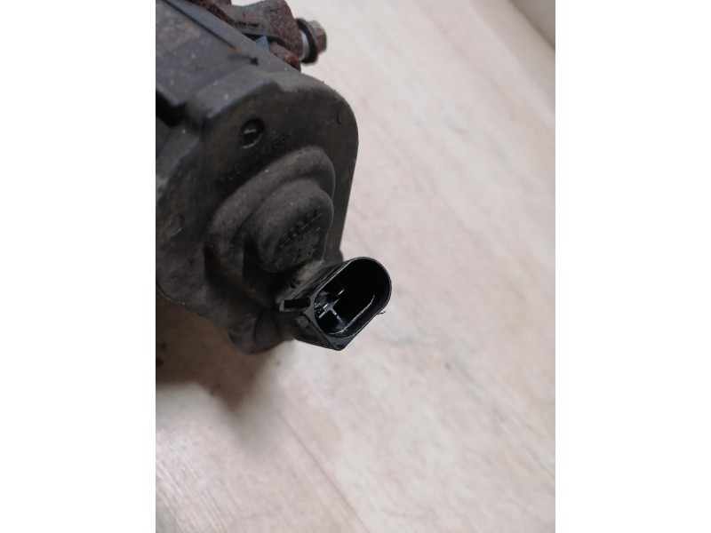 Passat B7 суппорт задний правый