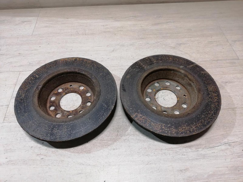 Passat B7 диск тормозной задний к-кт