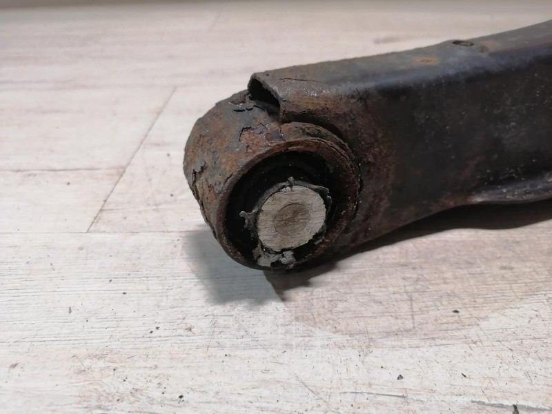 Passat B7 рычаг задний под пружину деф