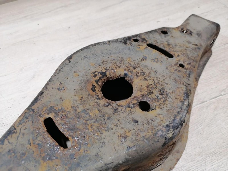 Passat B7 рычаг задний под пружину деф