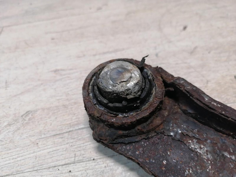 Passat B7 рычаг задний верхний кривой