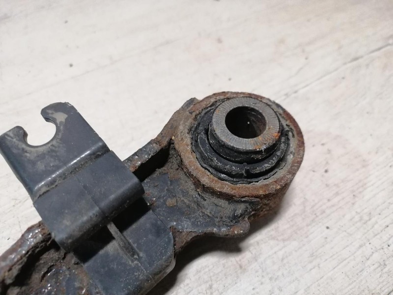 Passat B7 рычаг задний верхний кривой