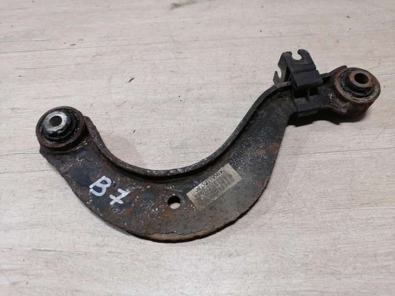 Passat B7 рычаг задний верхний кривой