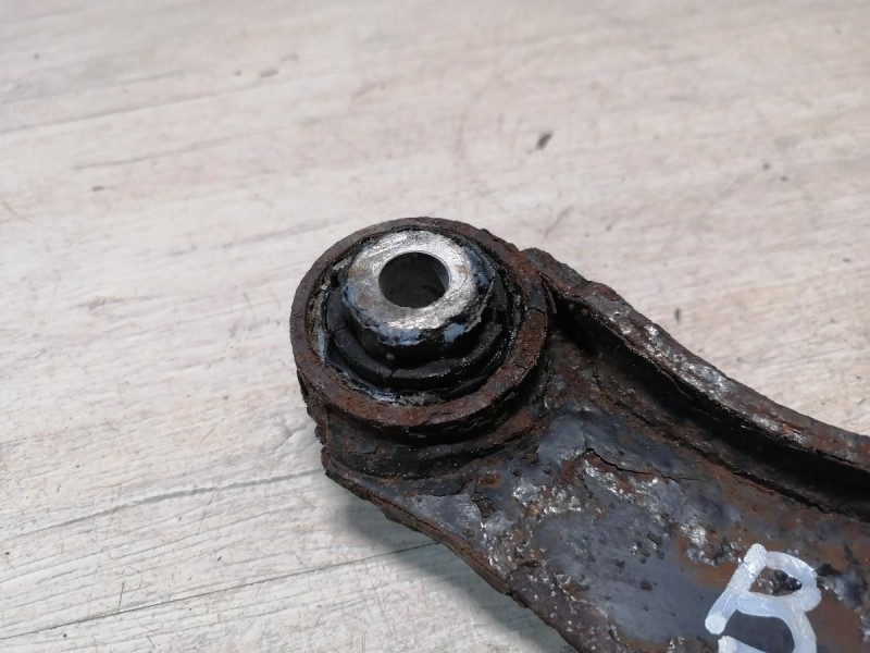 Passat B7 рычаг задний верхний кривой