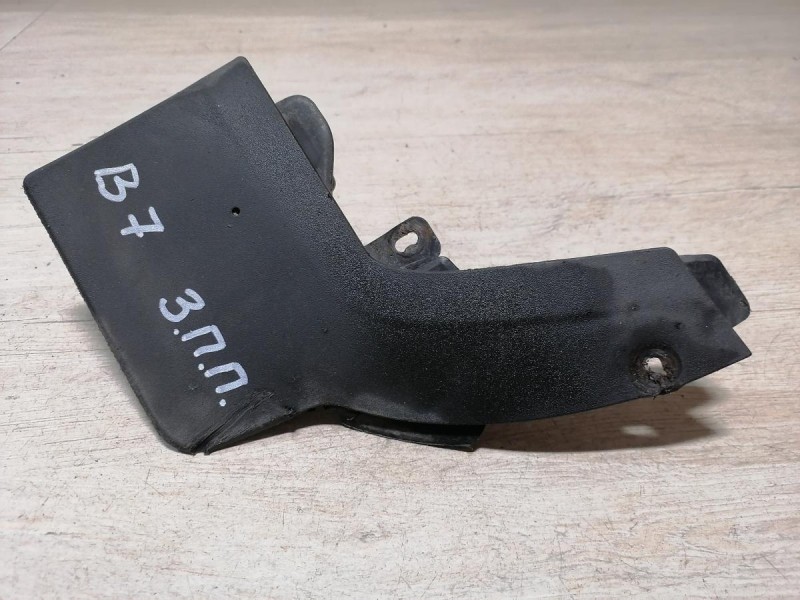 Passat B7 брызговик заднего колеса передний правый