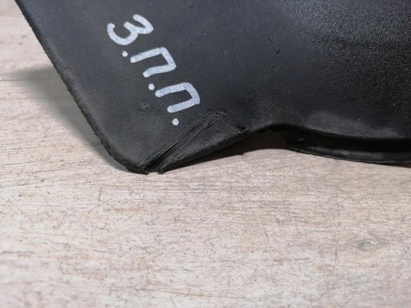 Passat B7 брызговик заднего колеса передний правый