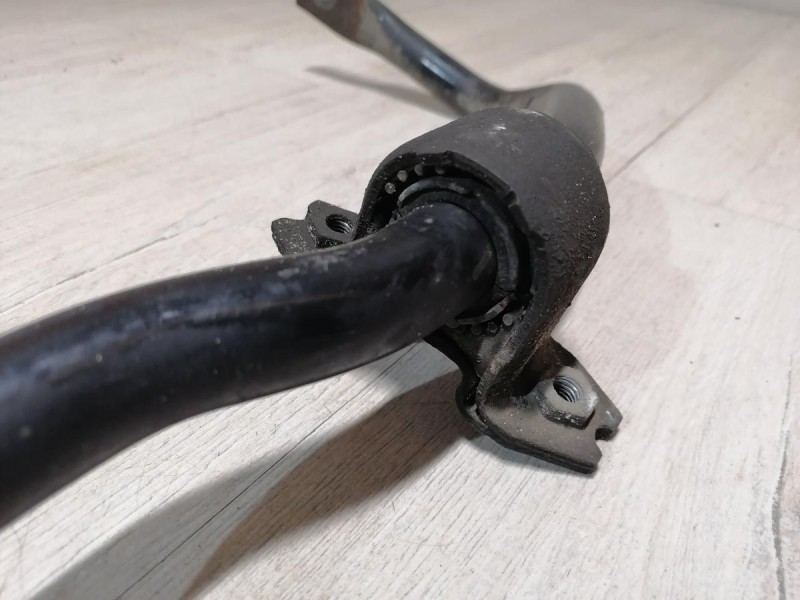 Passat B7 стабилизатор передний