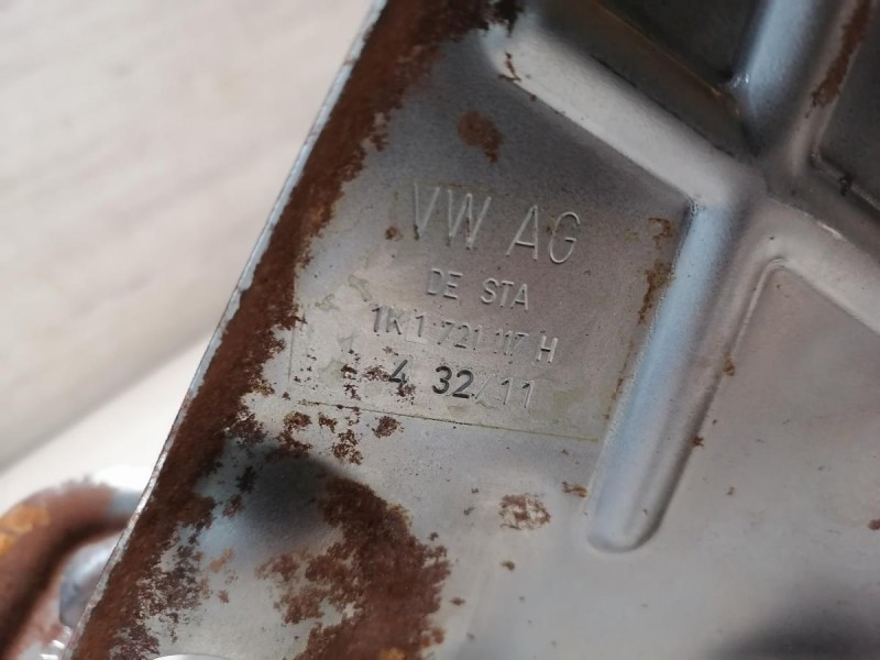 Passat B7 педаль тормоза