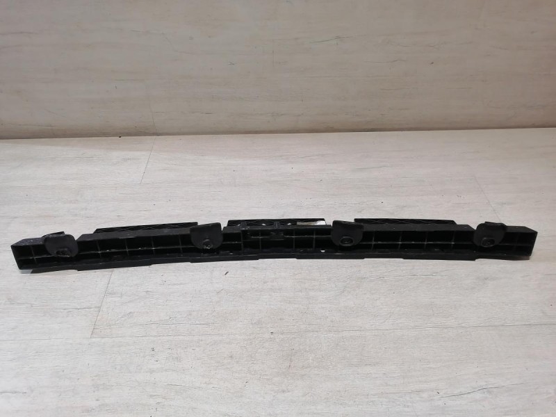 Passat B7 крепление заднего бампера центральное