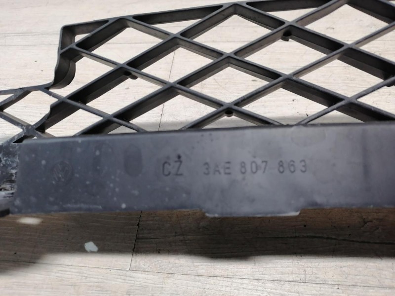 Passat B7 крепление заднего бампера центральное