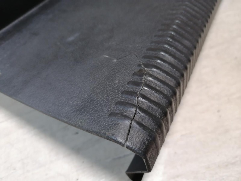 Passat B7 обшивка задней панели накладка деф