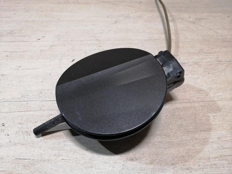 Passat B7 лючок бензобака