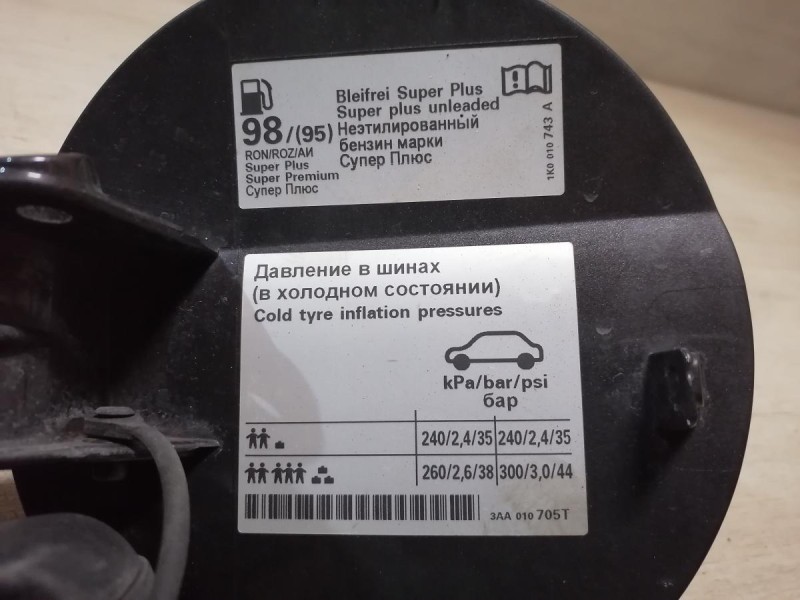 Passat B7 лючок бензобака
