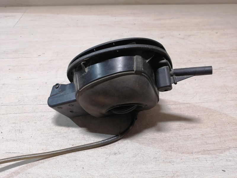 Passat B7 лючок бензобака