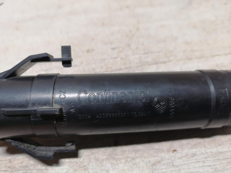 Passat B7 форсунка омывателя фар правая