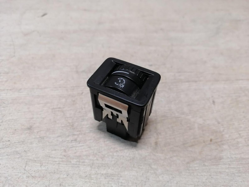 Passat B7 кнопка регулировки яркости панели приборов