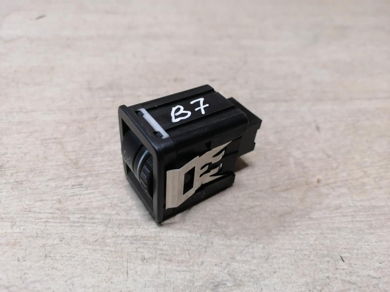 Passat B7 кнопка регулировки яркости панели приборов