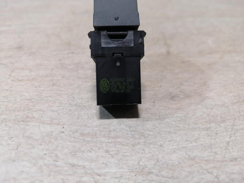 Passat B7 кнопка стеклоподъемника