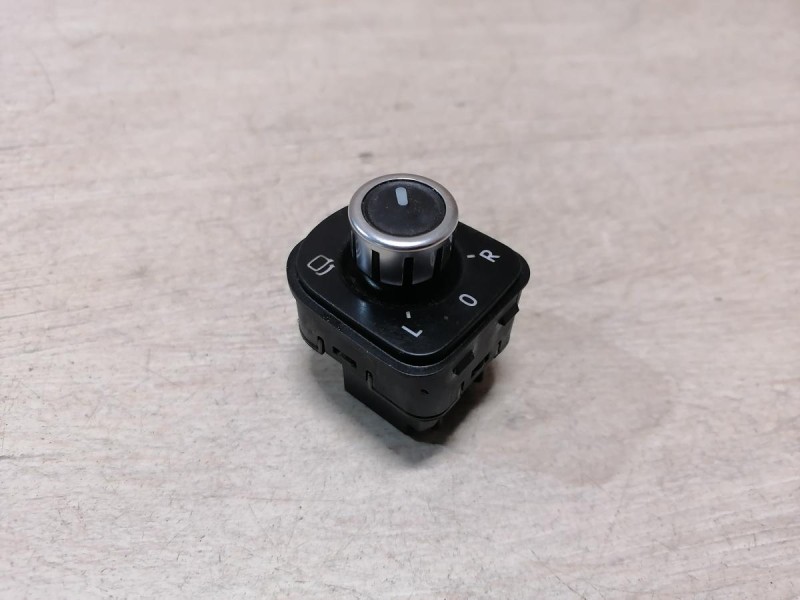 Passat B7 блок управления зеркалами