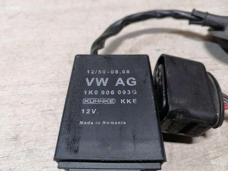 Passat B7 блок управления бензонасосом