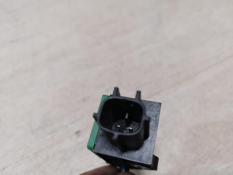 Passat B7 датчик удара