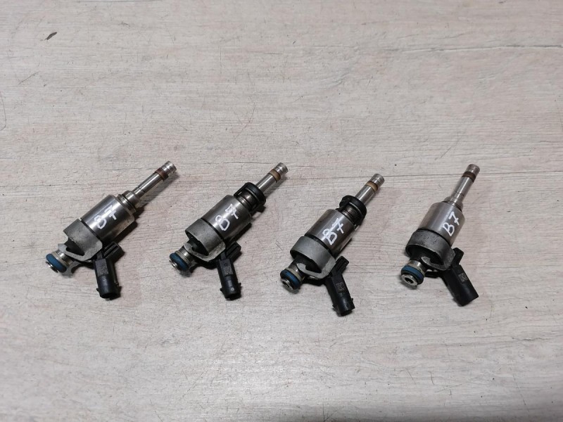 Passat B7 форсунка топливная