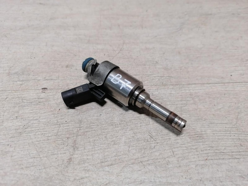 Passat B7 форсунка топливная