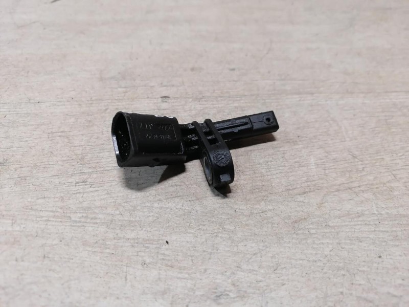 Passat B7 датчик абс передний левый