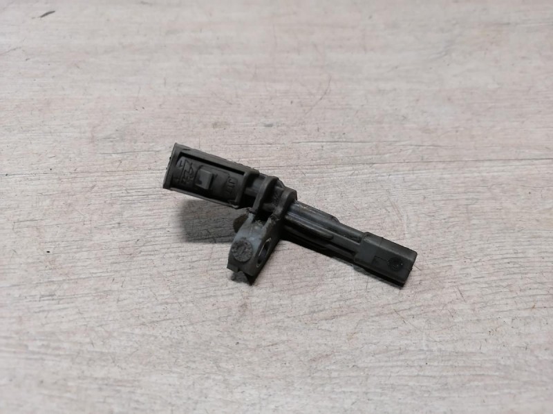 Passat B7 датчик абс задний правый