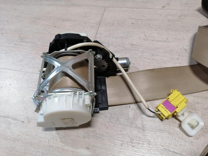 Passat B7 ремень безопасности передний левый стрел