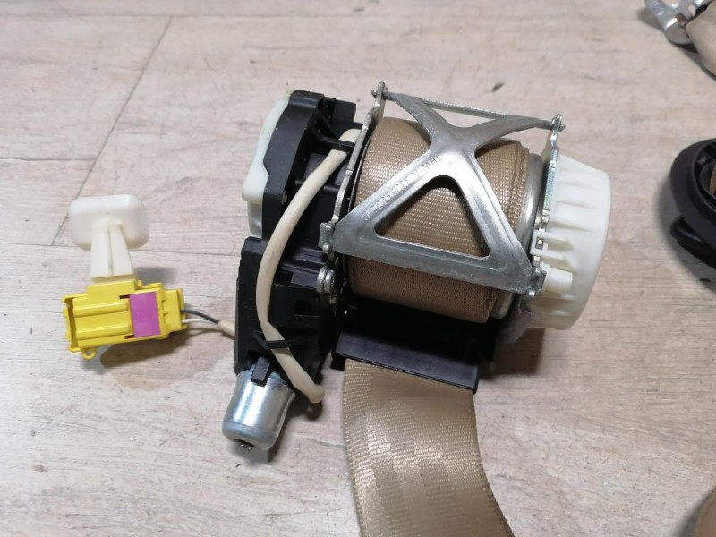 Passat B7 ремень безопасности передний правый стрел