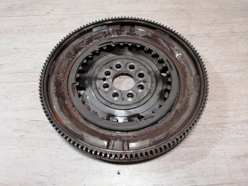 Passat B7 маховик двухмассовый