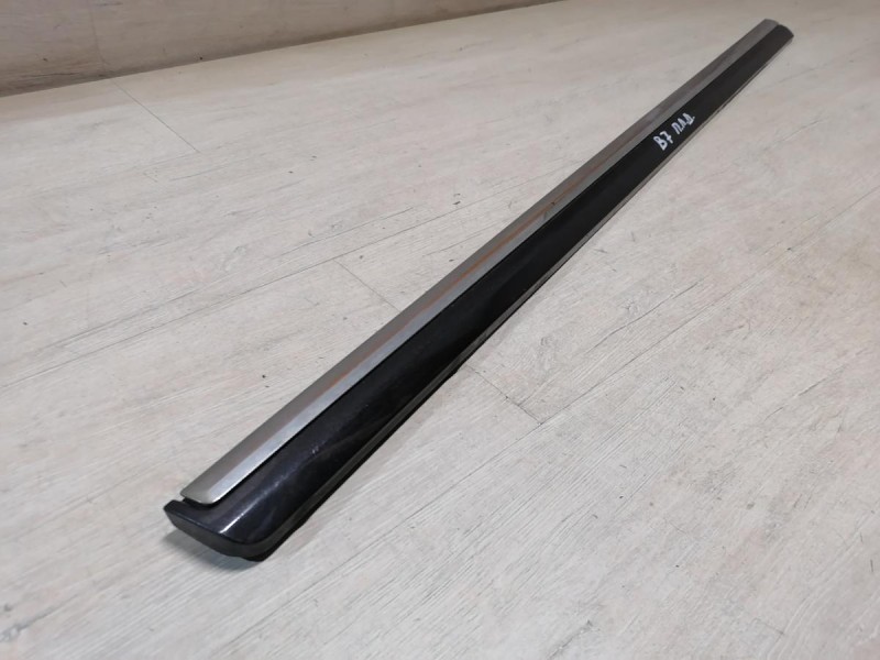 Passat B7 молдинг двери передний левый