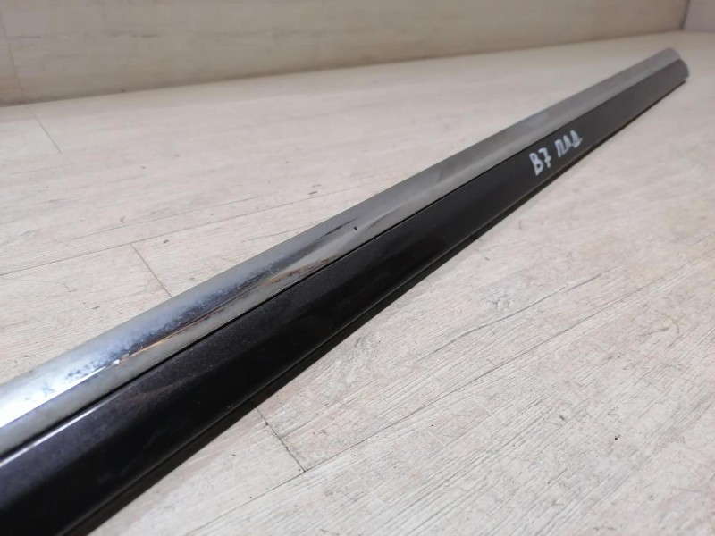 Passat B7 молдинг двери передний левый