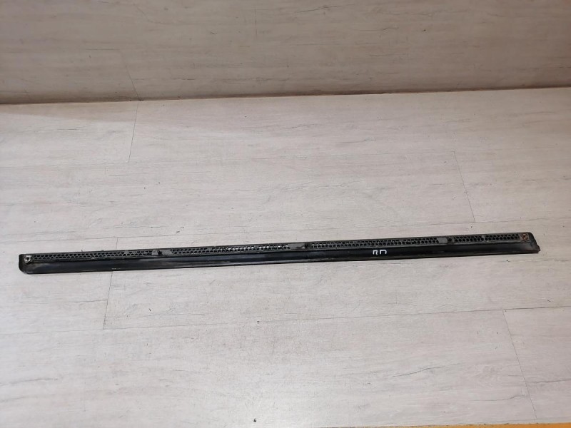 Passat B7 молдинг двери передний правый