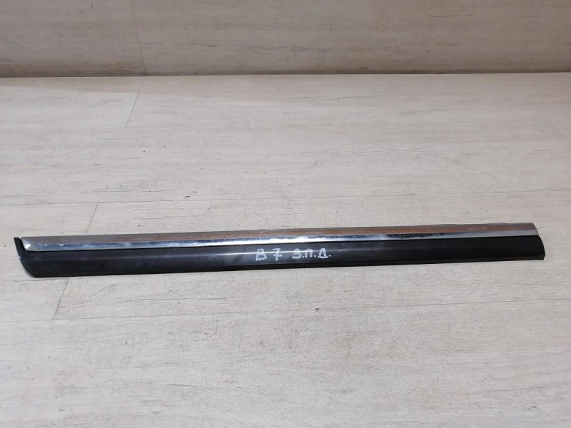 Passat B7 молдинг двери задний правый