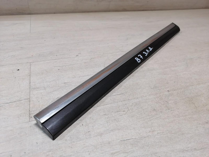 Passat B7 молдинг двери задний левый