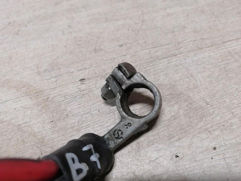 Passat B7 клемма плюсовая