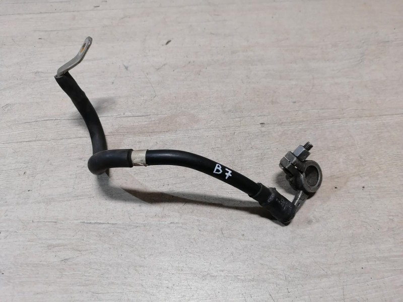 Passat B7 клемма минусовая