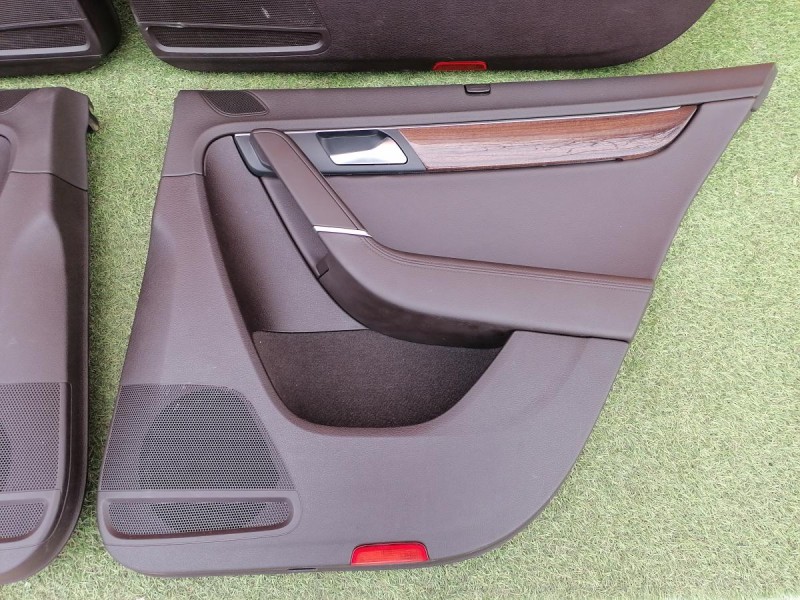 Passat B7 обшивка двери к-кт